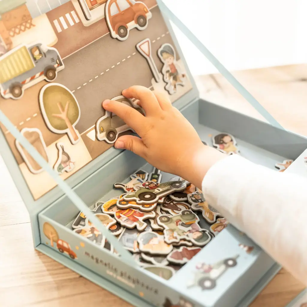 0036573_magnetic-play-board-jims-vehicles-ld4786-8-shopify-square.webp