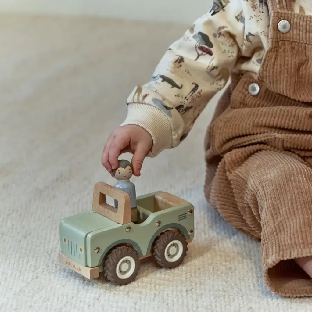 0035122_wooden-safari-car-green-ld7484-3-shopify-square.webp