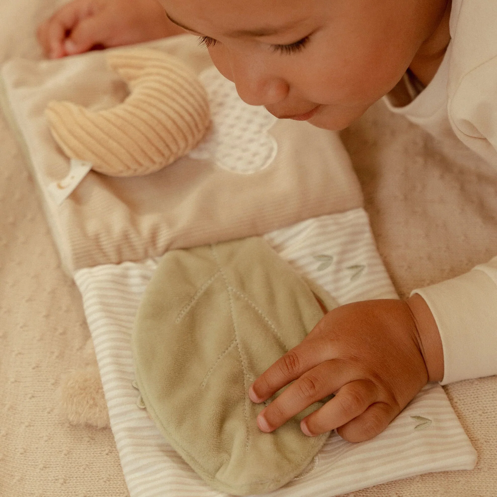 0029875_activiteitenboekje-beige-newborn-naturals.jpg.webp